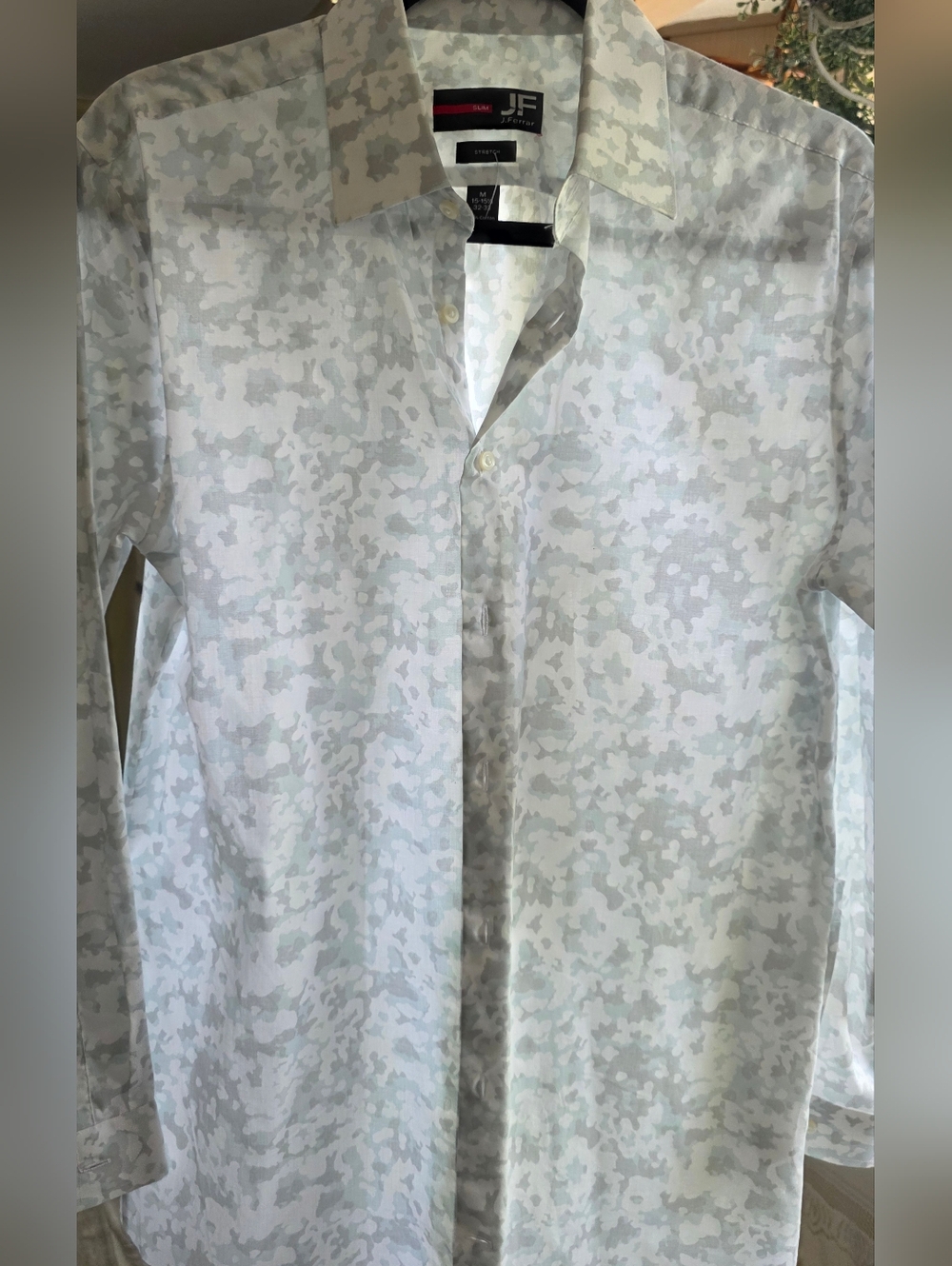 jf j.ferrar Men's Light Gray Camouflage-Print Button-Up Shirt